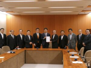中東情勢をめぐり知事へ緊急要望